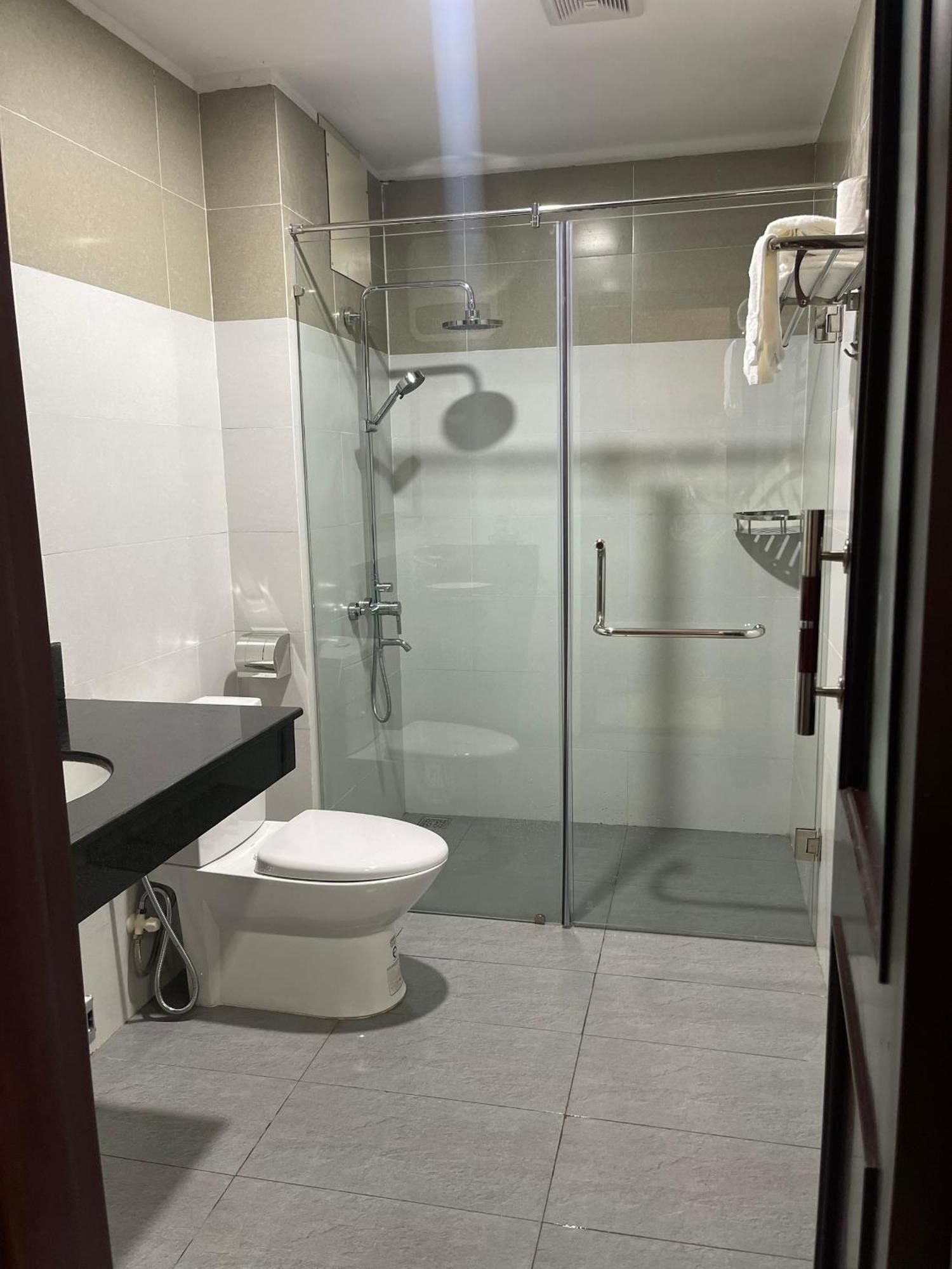 Khach San Hoa Binh Quang Tri Hotel Dong Ha Exterior photo