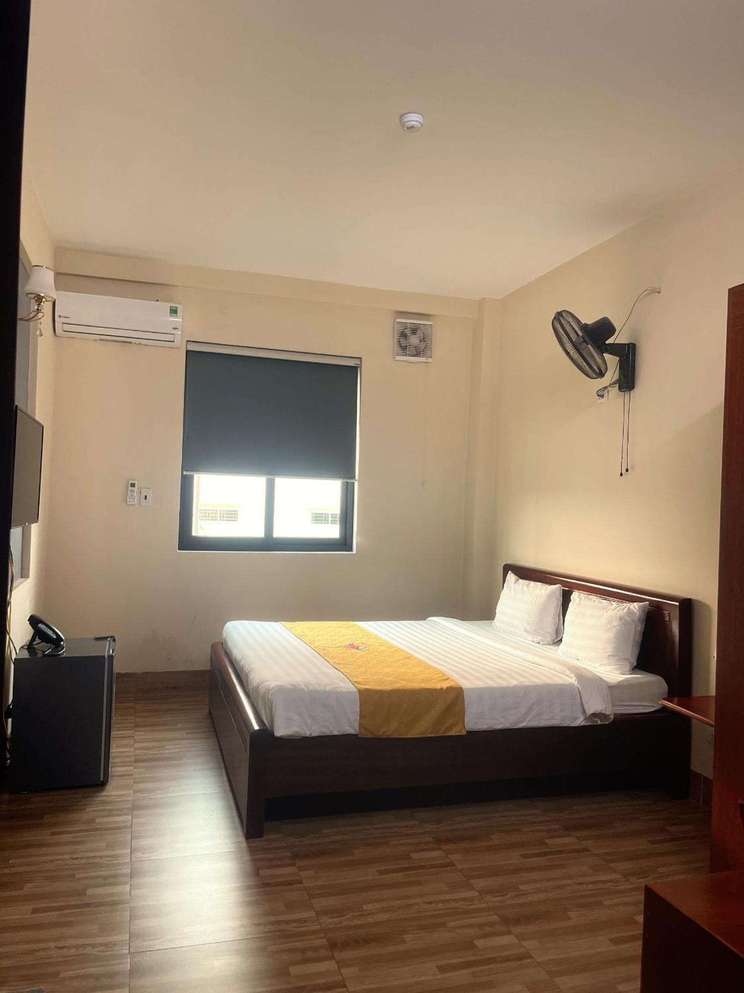 Khach San Hoa Binh Quang Tri Hotel Dong Ha Exterior photo